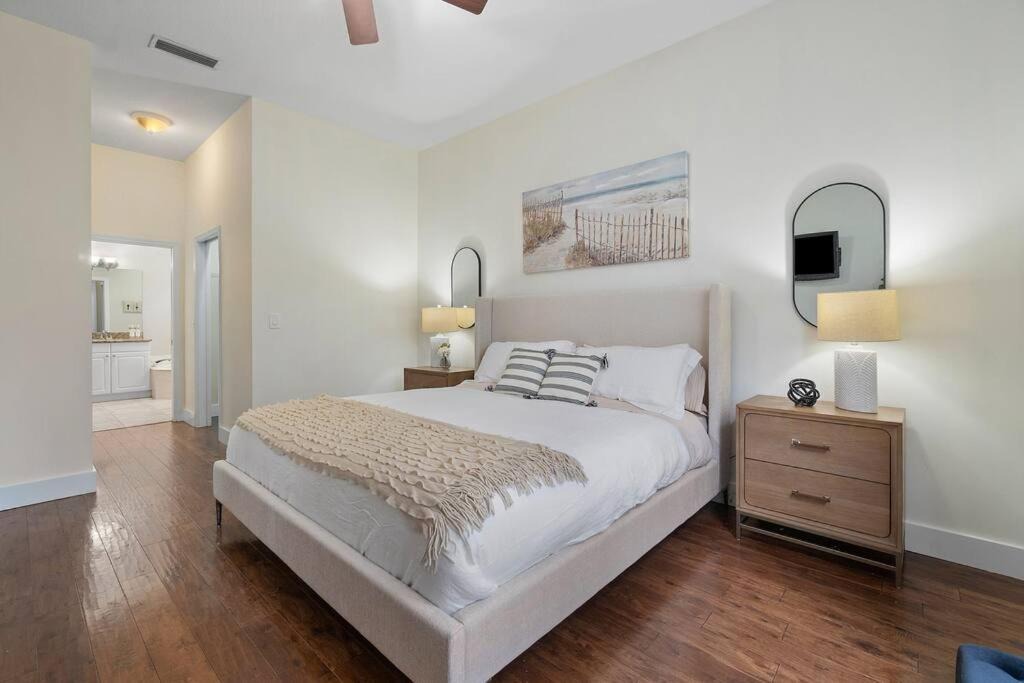 Photo of Bedroom in Old Jupiter Beach Road