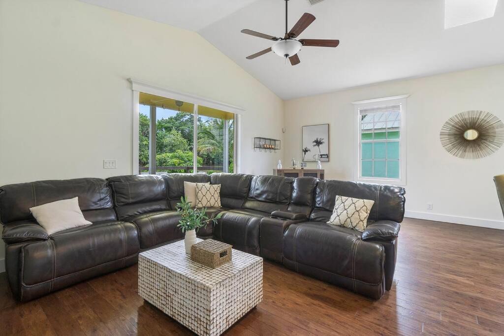 Photo of Livingroom in Old Jupiter Beach Road