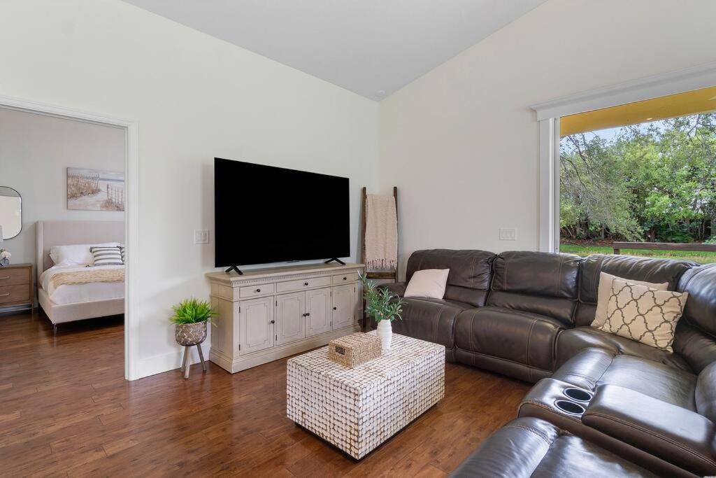 Photo of Livingroom in Old Jupiter Beach Road