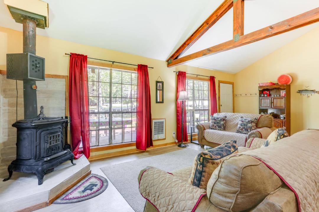 Photo of Livingroom in Lackawaxen