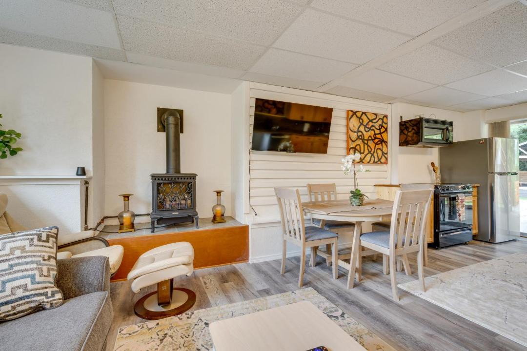 Photo of Livingroom in Kenmore