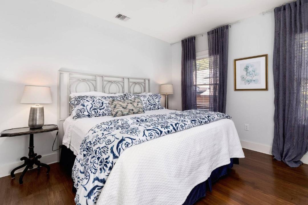 Photo of Bedroom in Midtown