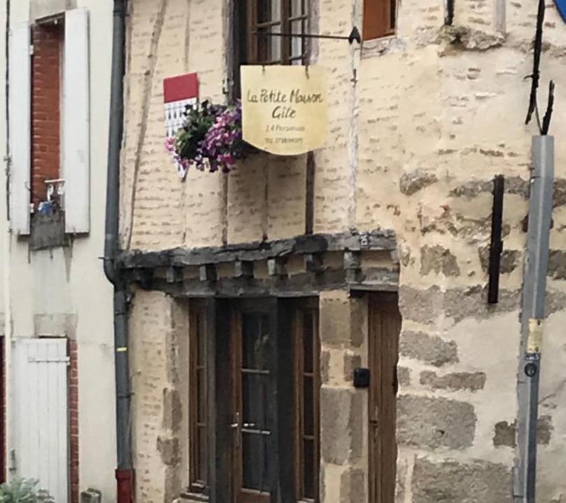 Photo of Buildings in Parthenay