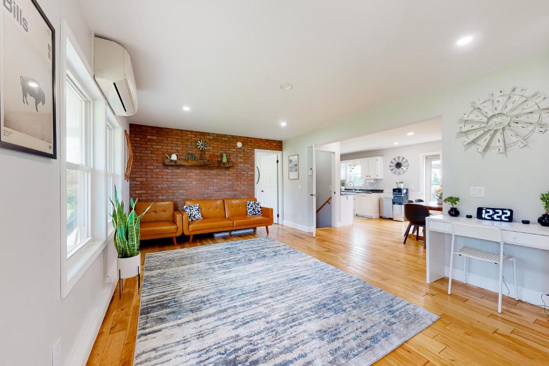 Photo of Livingroom in Town of Benton