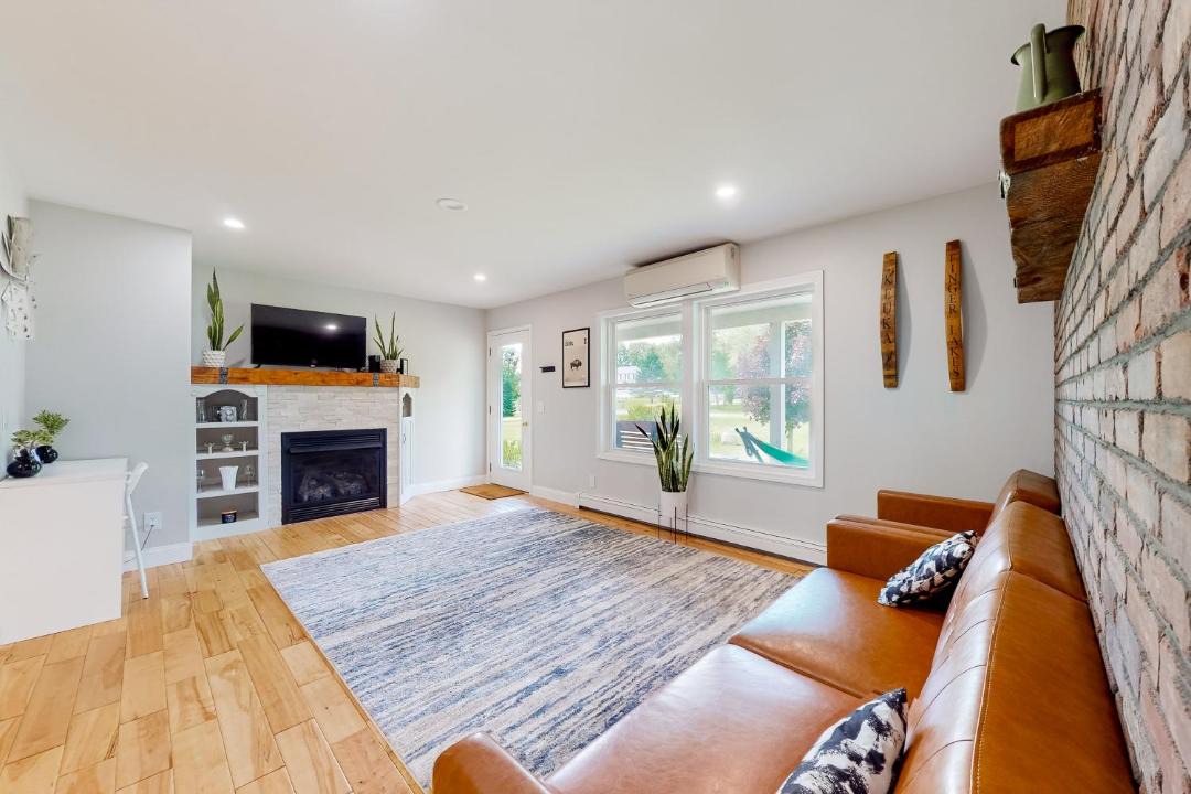 Photo of Livingroom in Town of Benton