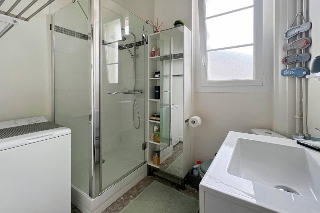 Photo of Bathroom in Saint-Helier