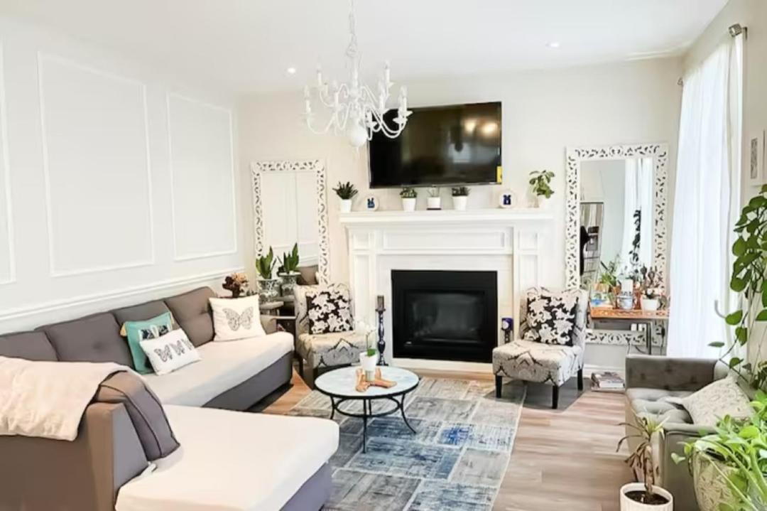 Photo of Livingroom in Niagara Falls