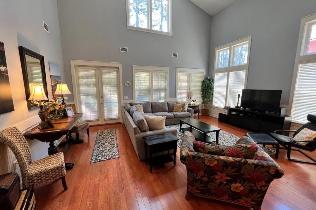 Photo of Livingroom in Laurel Grove