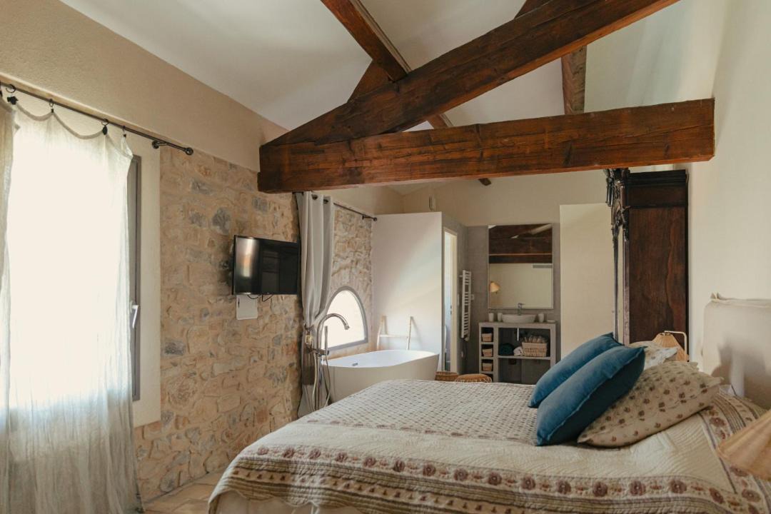 Photo of Others in Le Cailar