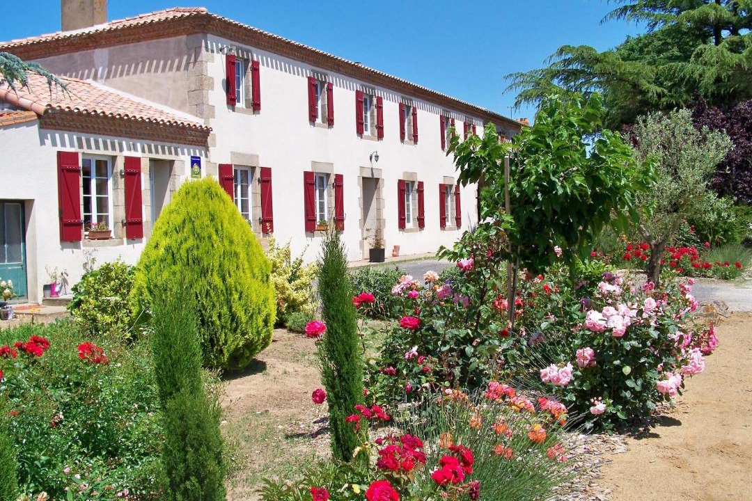 Photo of Buildings in Tillieres