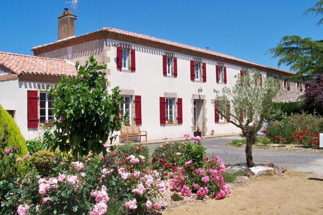 Photo of Buildings in Tillieres