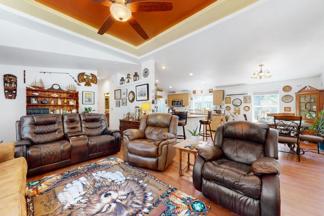 Photo of Livingroom in Longbranch