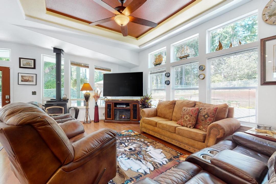 Photo of Livingroom in Longbranch