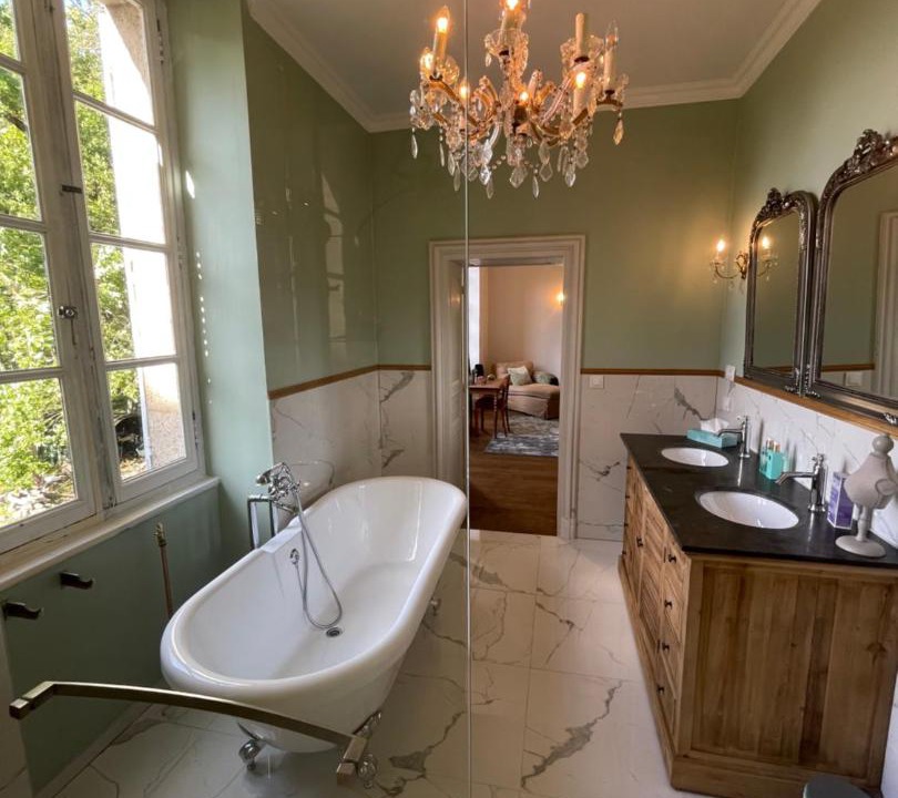 Photo of Bathroom in Bourbon-l'Archambault