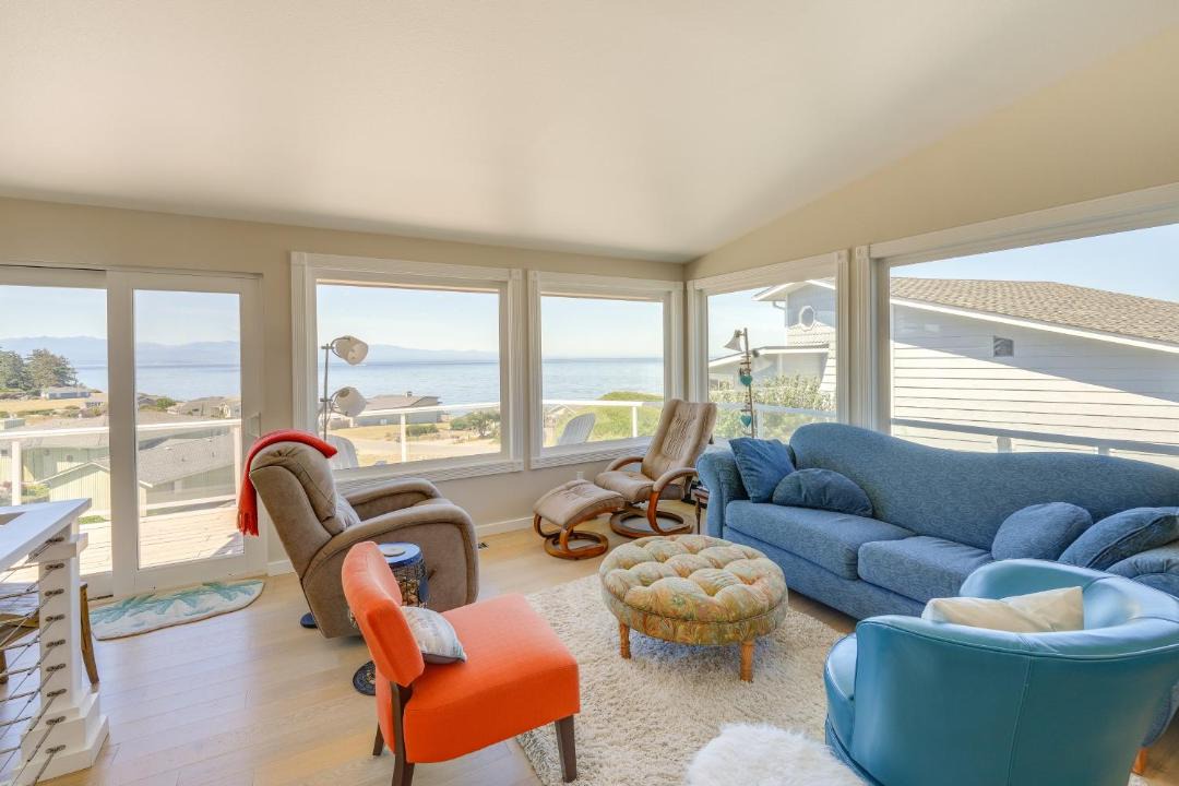 Photo of Livingroom in Oak Harbor