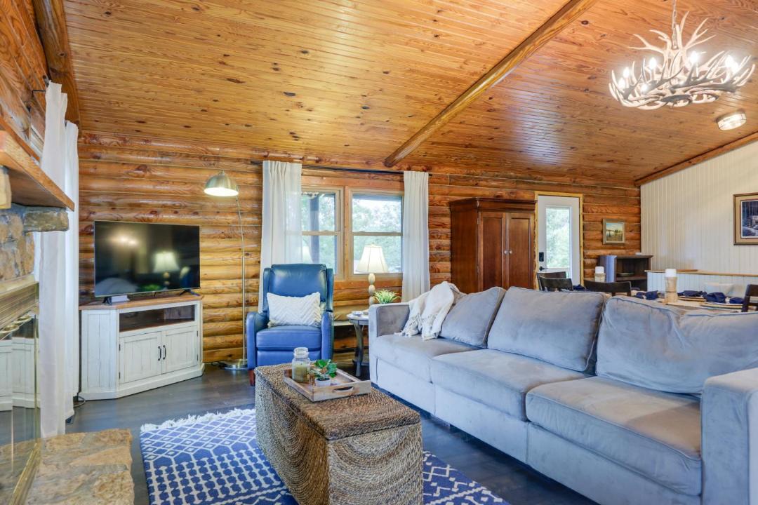 Photo of Livingroom in Brookville