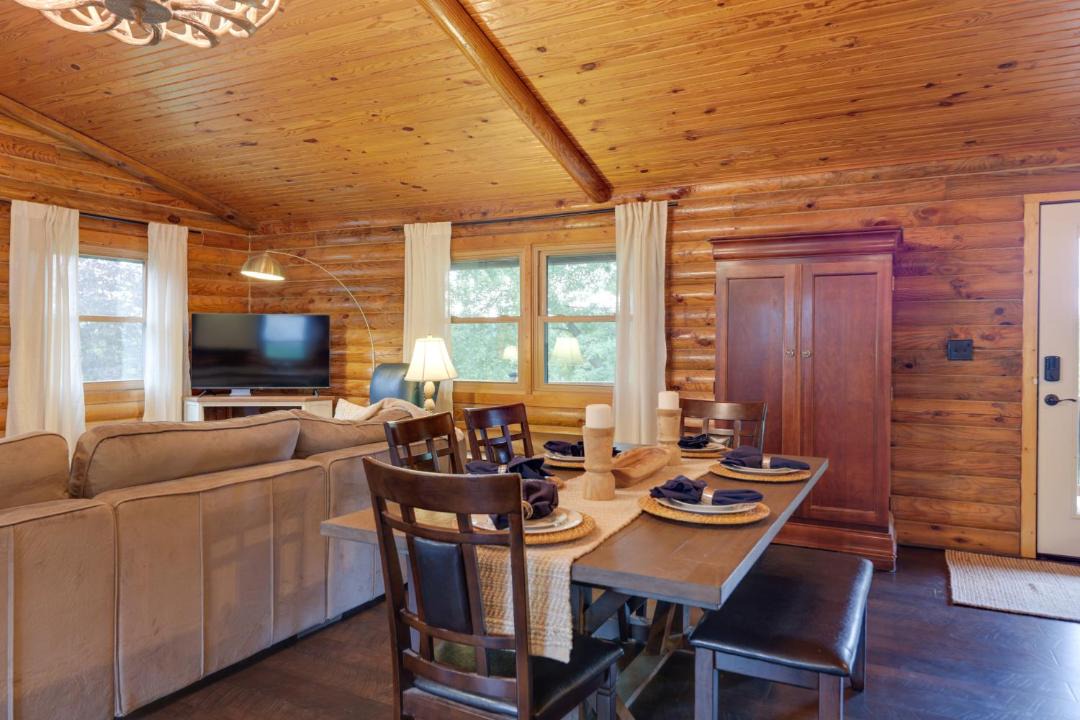 Photo of Livingroom in Brookville