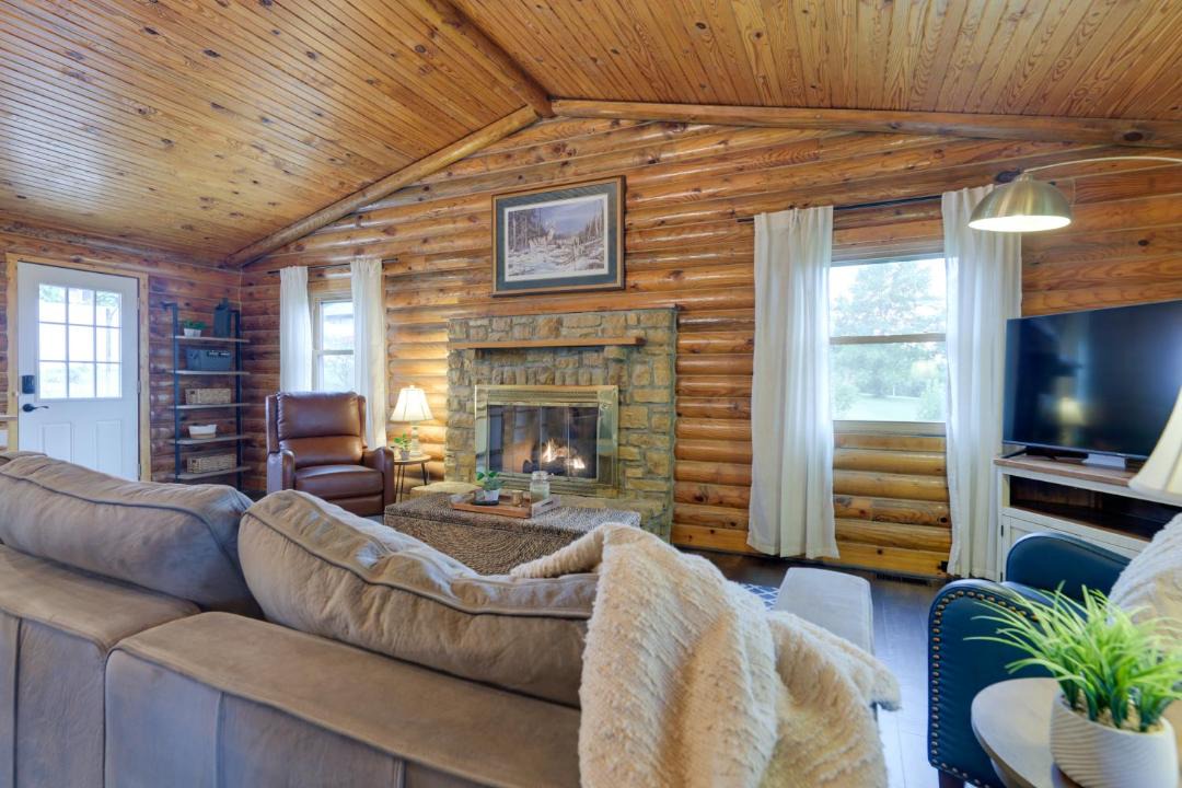 Photo of Livingroom in Brookville