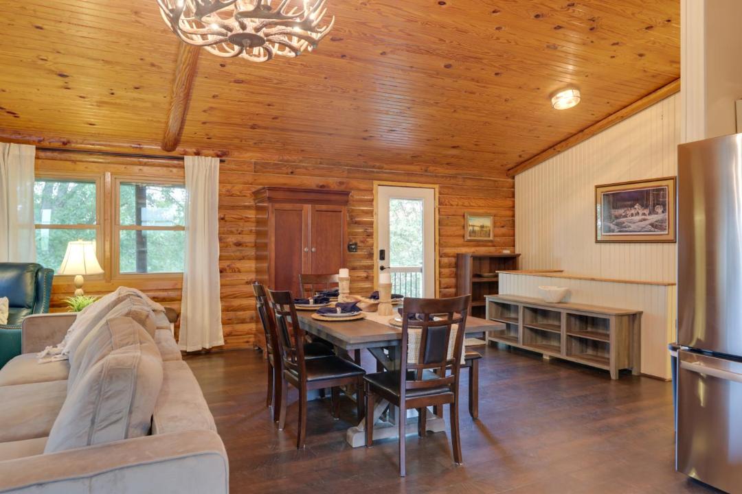 Photo of Livingroom in Brookville