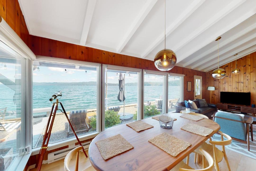 Photo of Livingroom in Hoodsport