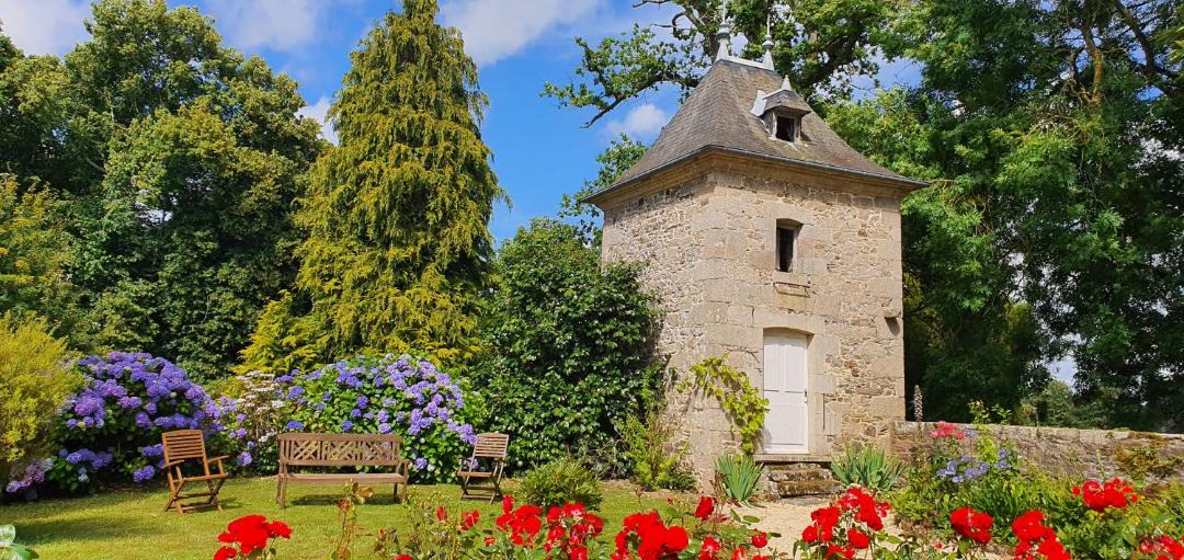 Photo of Buildings in Quevert