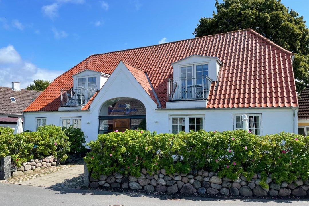 Photo of Others in Arø