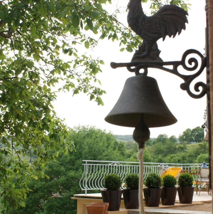 Photo of Others in Theize