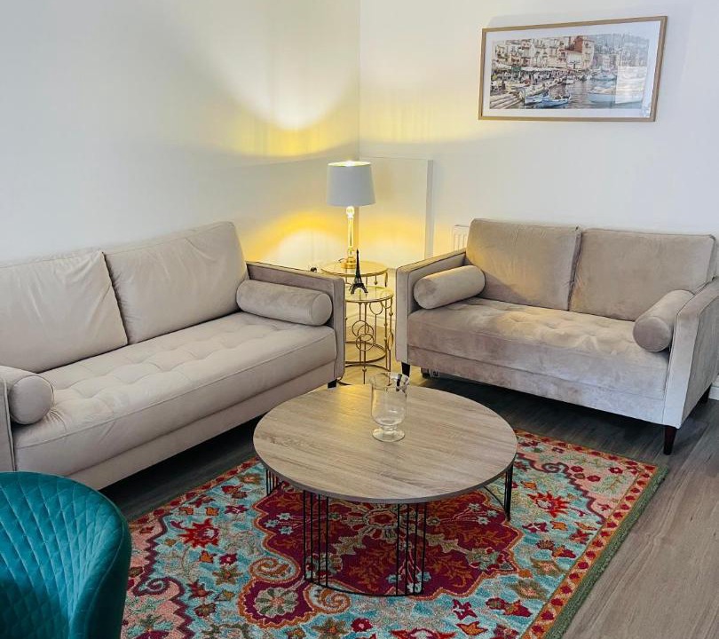 Photo of Livingroom in Island Gardens