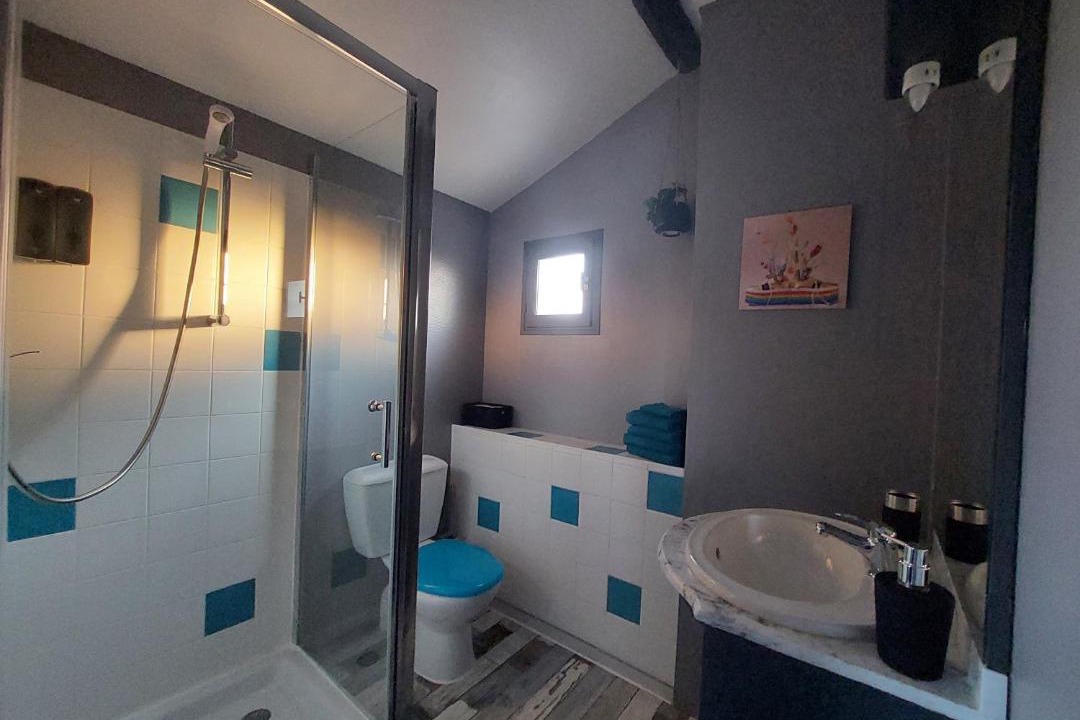 Photo of Bathroom in Saint-Aubin-en-Charollais