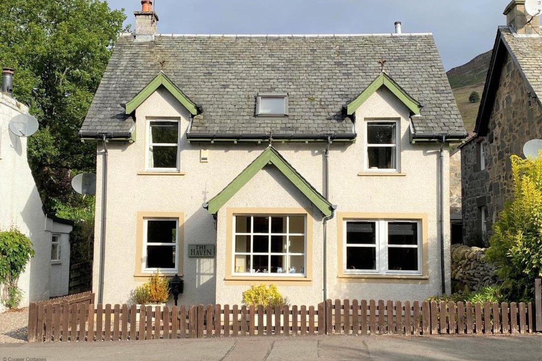 Photo of Buildings in St Fillans