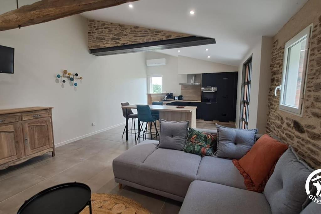 Photo of Livingroom in Andouque