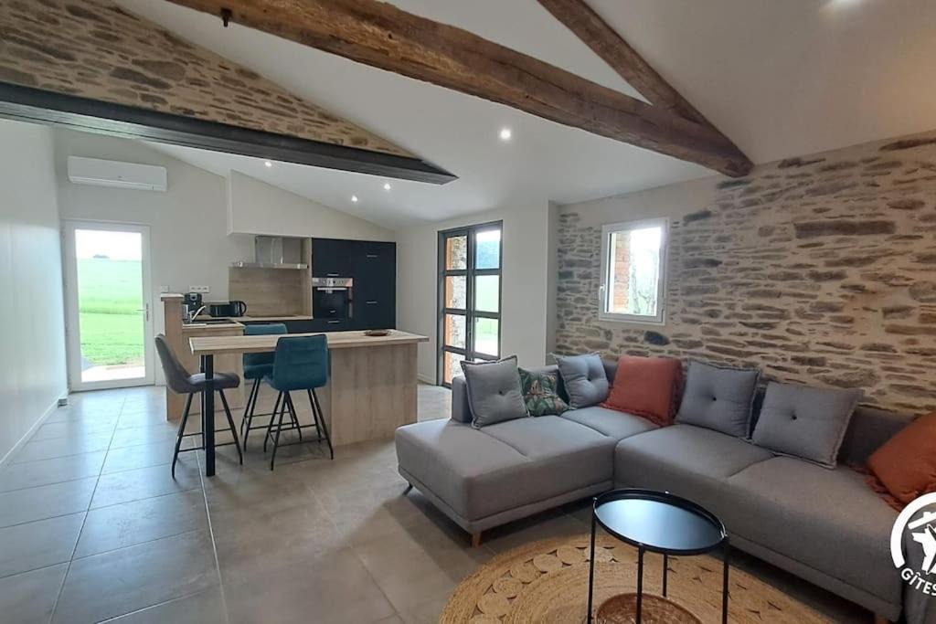 Photo of Livingroom in Andouque