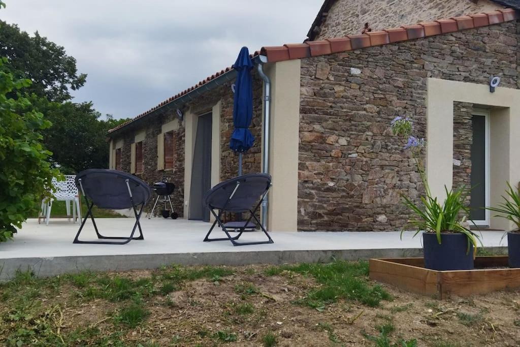 Photo of Buildings in Andouque