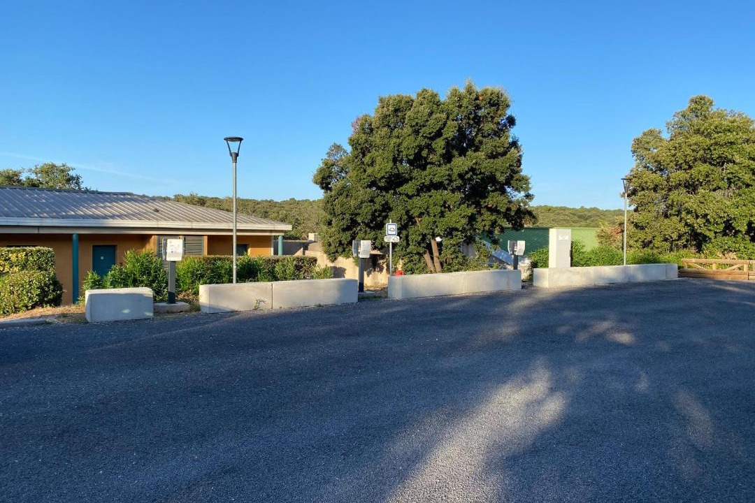 Photo of Others in Garrigues