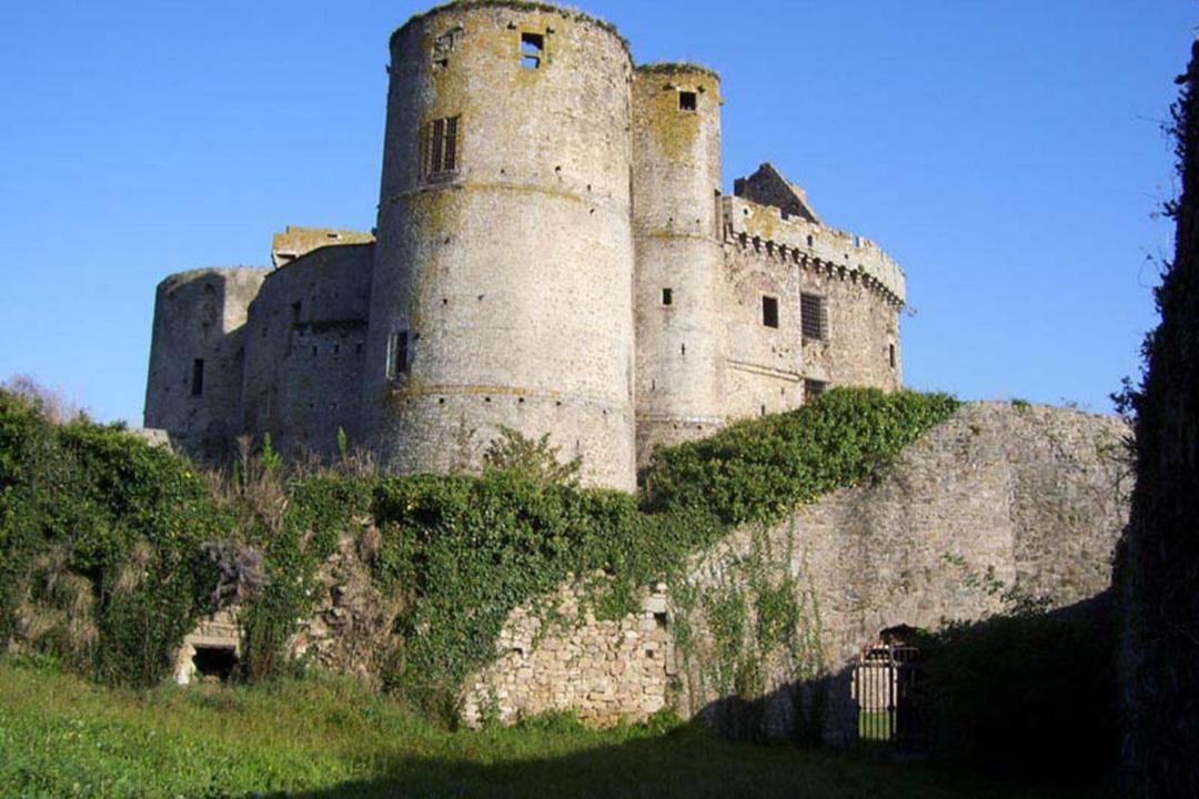 Photo of Buildings in Clisson