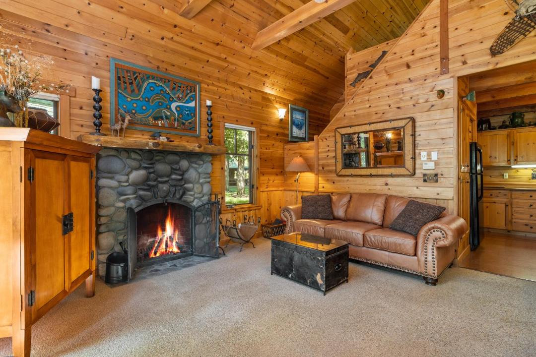 Photo of Livingroom in Camp Sherman