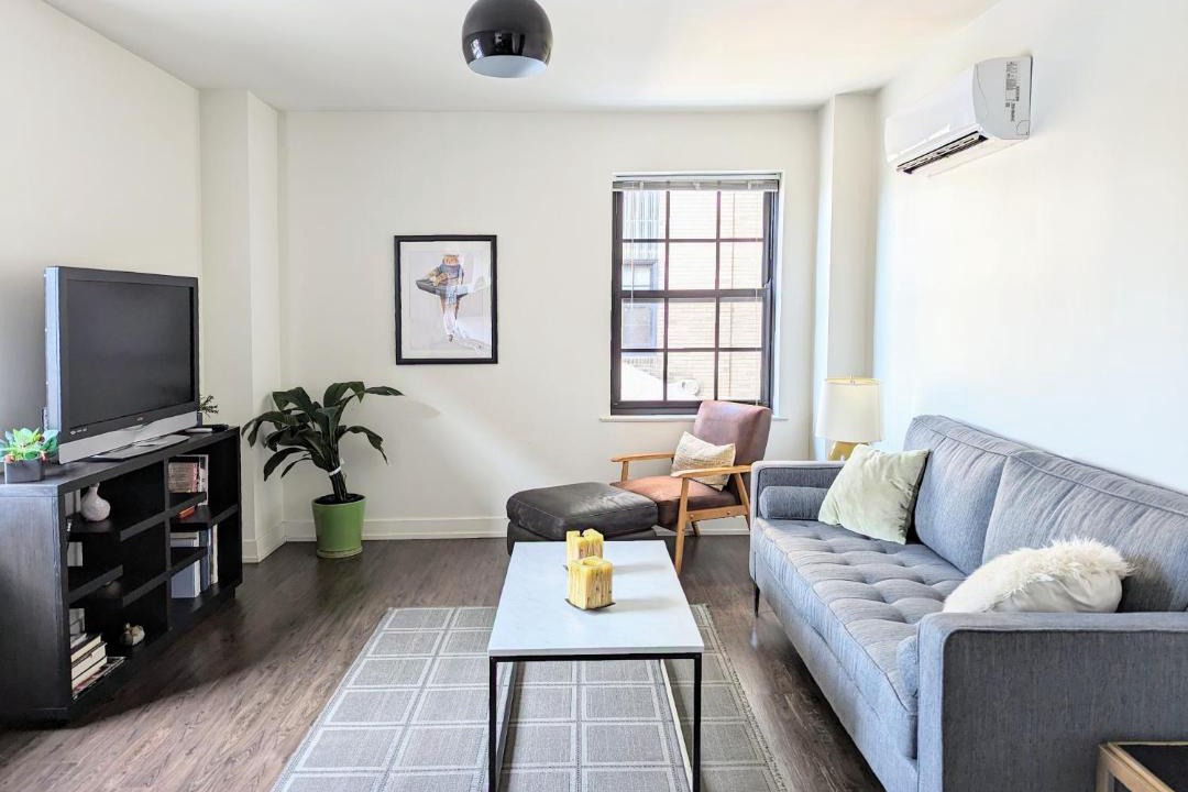 Photo of Others in Uptown