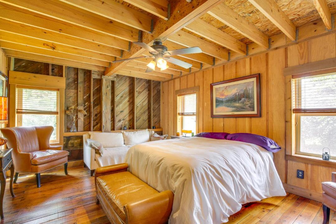Photo of Bedroom in Pacific