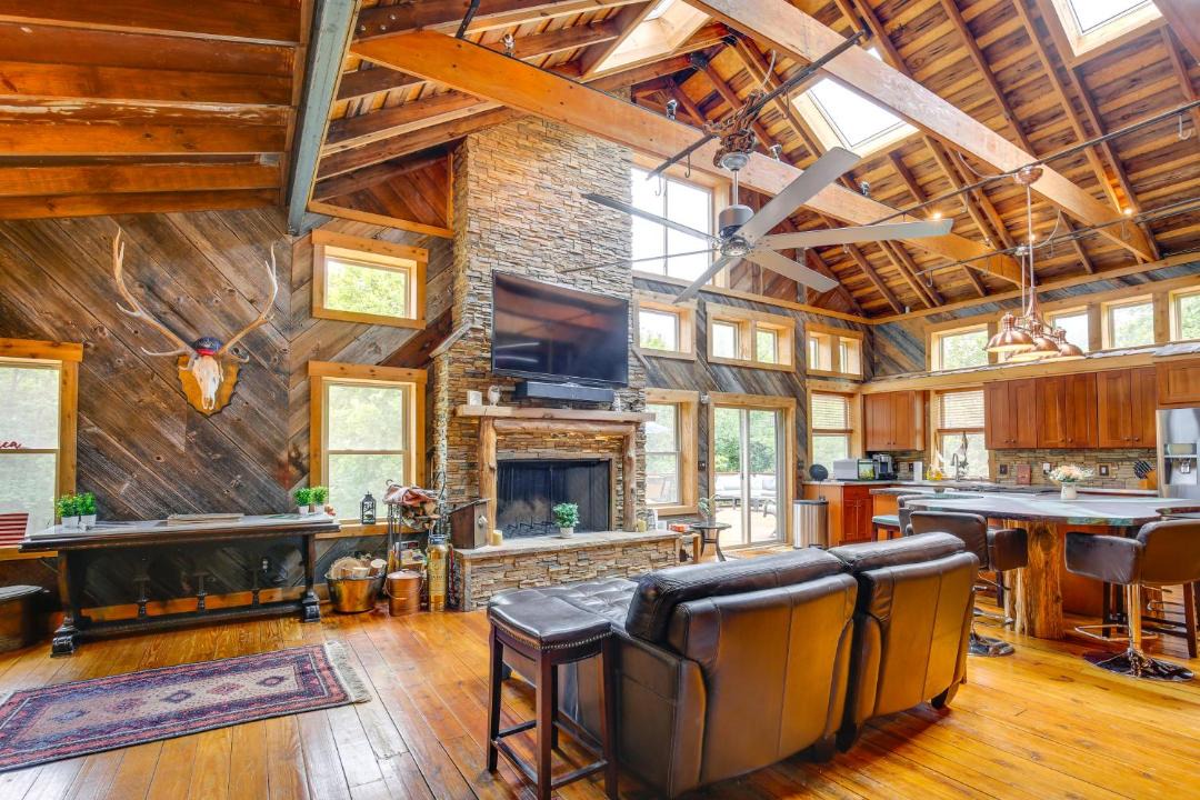 Photo of Livingroom in Pacific