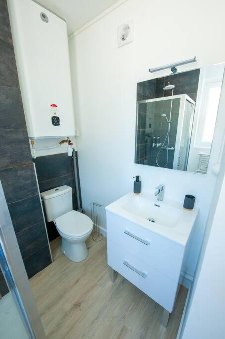 Photo of Bathroom in Ecartelee-Bonabry-Orieres-Paron