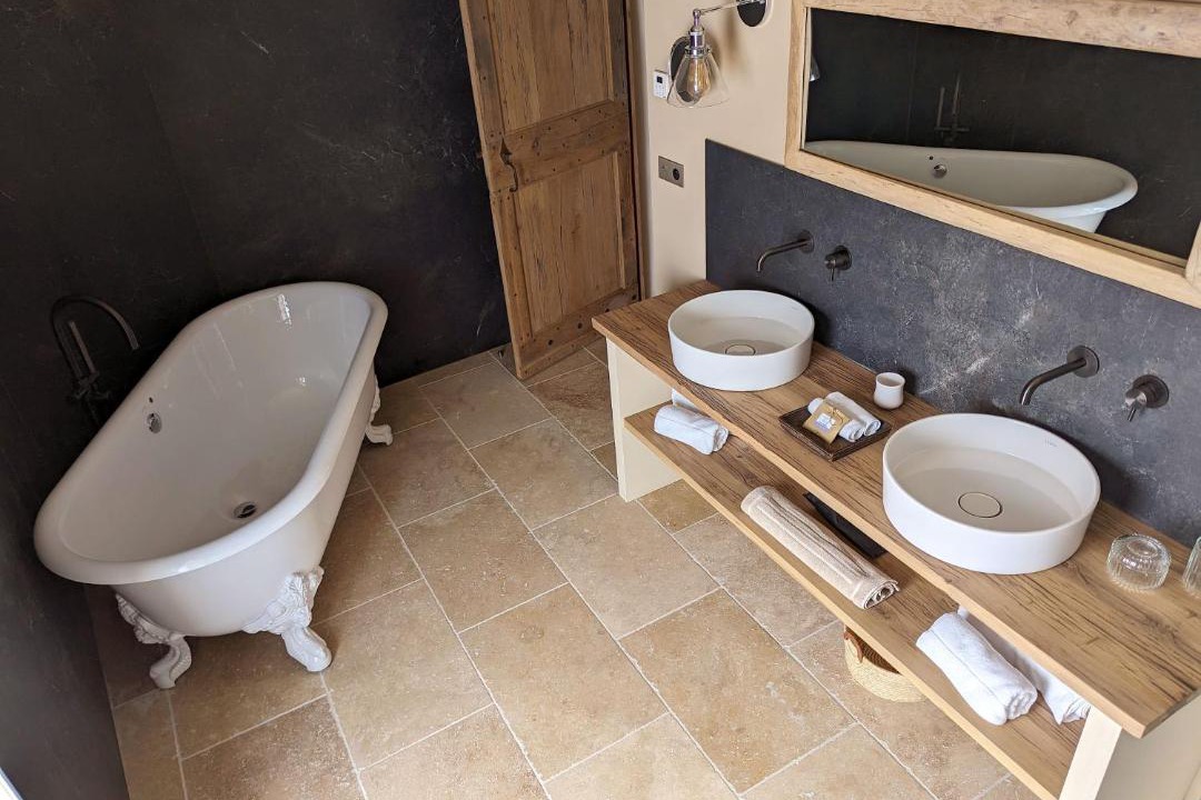Photo of Bathroom in Feucherolles
