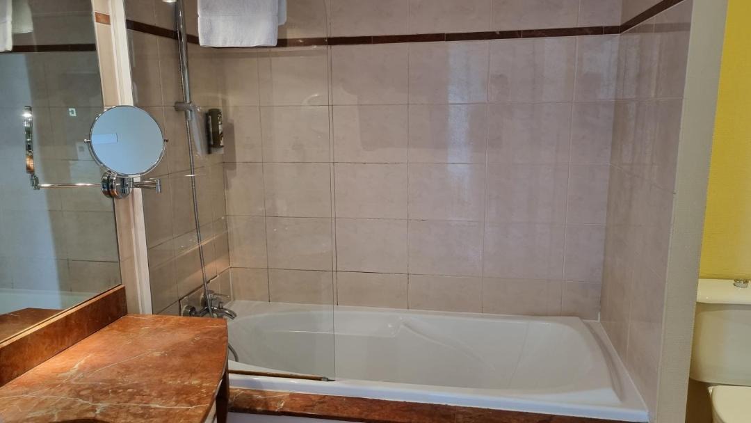 Photo of Others in Heric