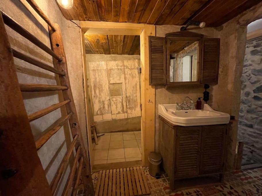 Photo of Bathroom in Saint-Didier-sur-Beaujeu