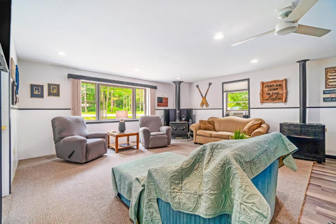 Photo of Livingroom in Lake Township