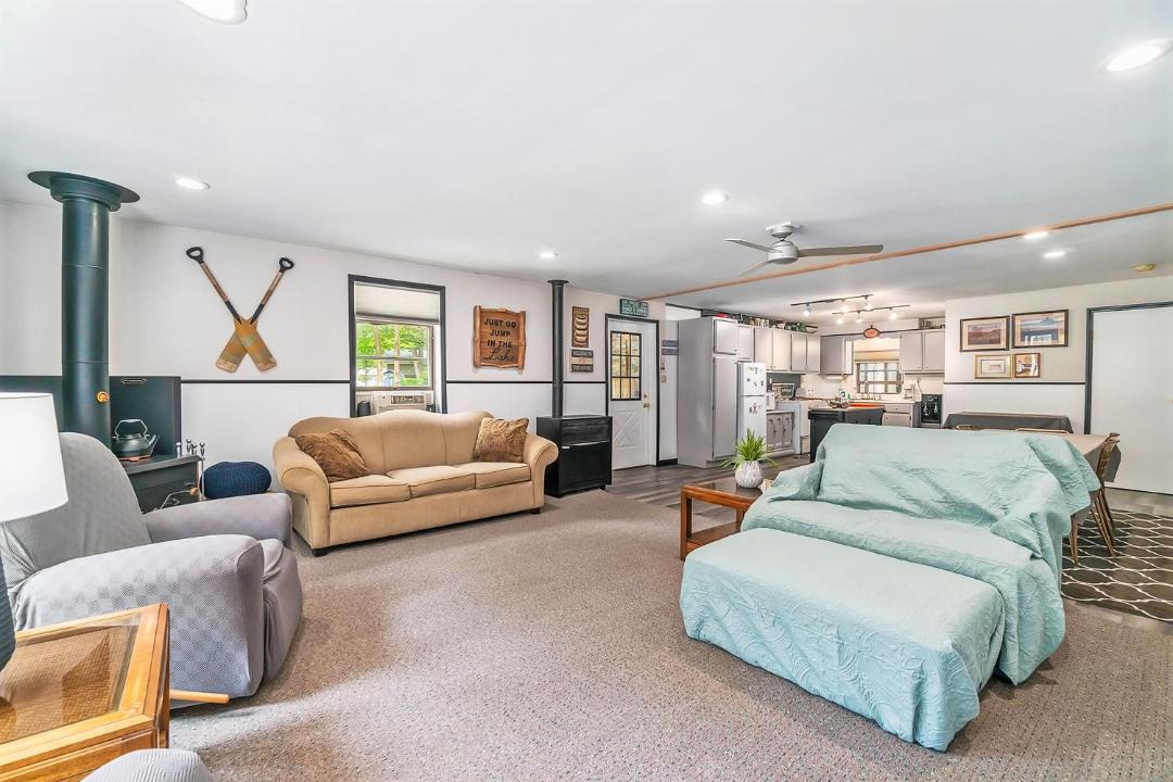 Photo of Livingroom in Lake Township