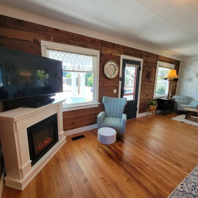 Photo of Others in Crawfordsville