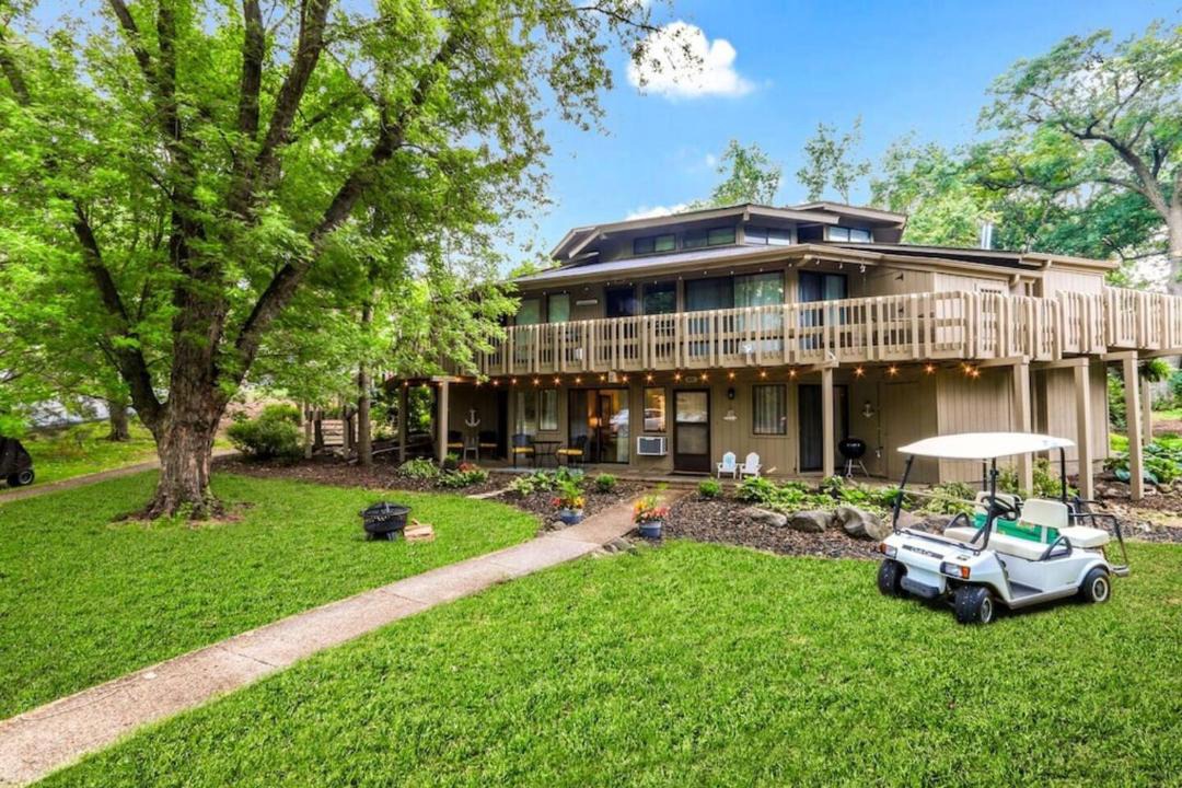 Photo of Buildings in Fontana