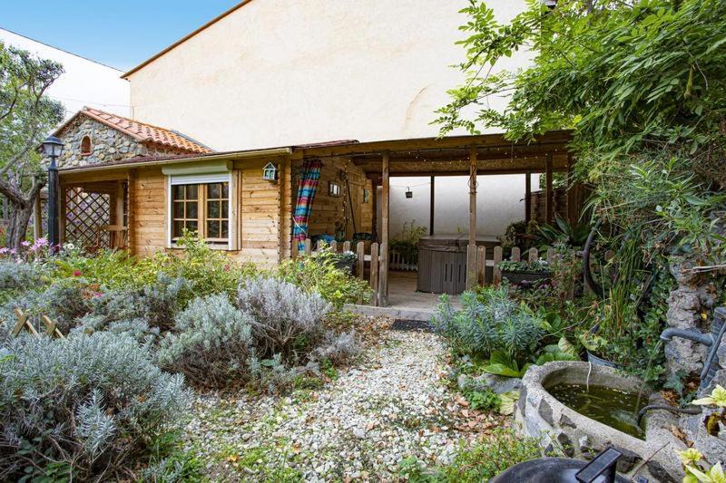 Photo of Others in Prugnanes