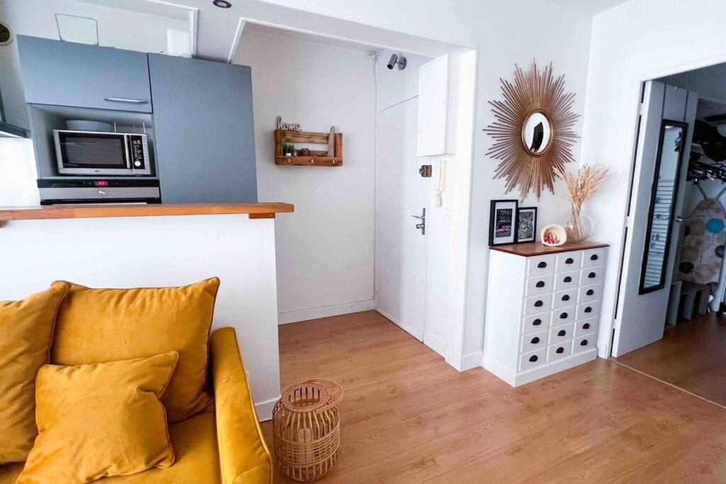 Photo of Livingroom in Clamart