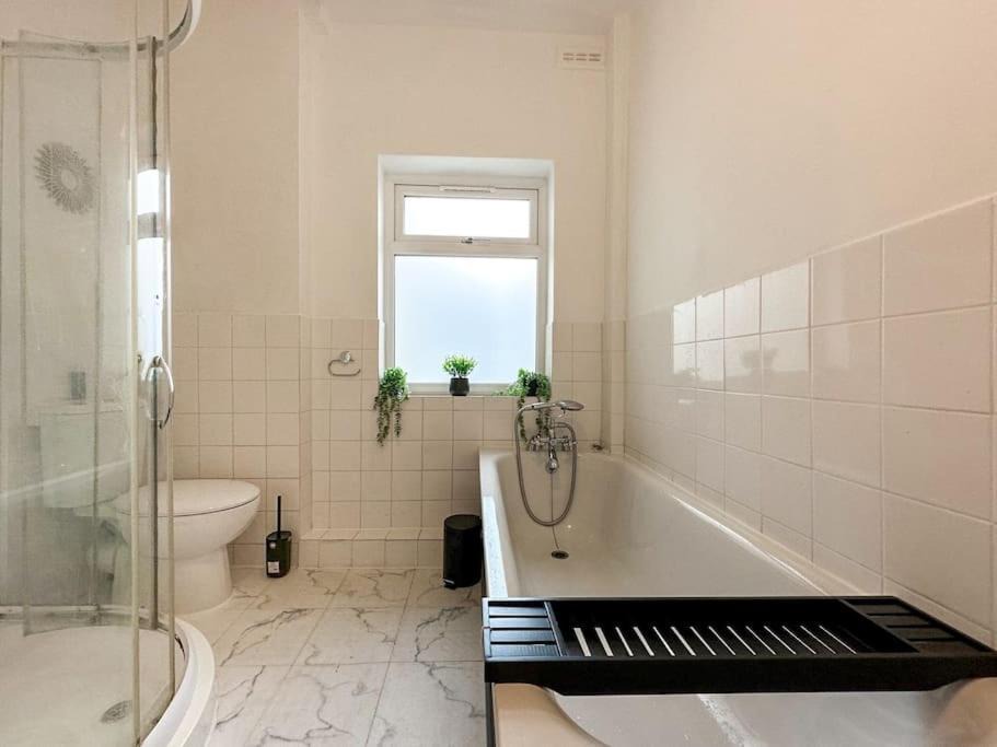 Photo of Others in Knight's Hill